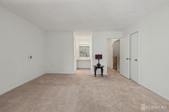 143 E Tennyson Drive, Plainsboro, NJ 08536