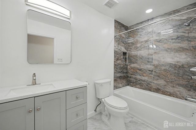 143 E Tennyson Drive, Plainsboro, NJ 08536