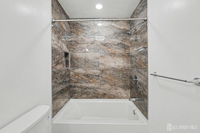 143 E Tennyson Drive, Plainsboro, NJ 08536