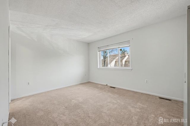 143 E Tennyson Drive, Plainsboro, NJ 08536