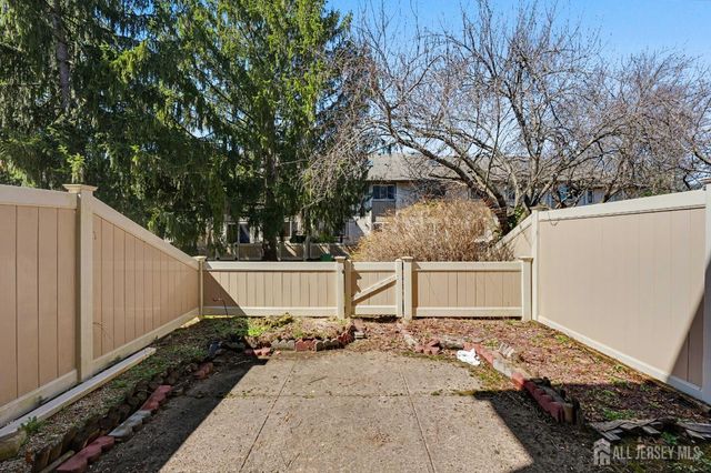 143 E Tennyson Drive, Plainsboro, NJ 08536