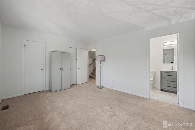 143 E Tennyson Drive, Plainsboro, NJ 08536