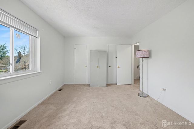 143 E Tennyson Drive, Plainsboro, NJ 08536