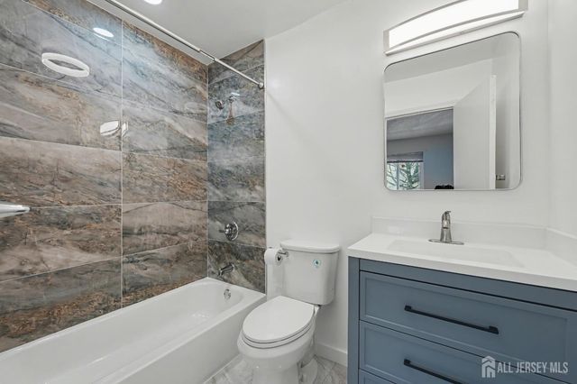 143 E Tennyson Drive, Plainsboro, NJ 08536