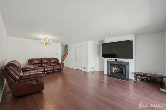 143 E Tennyson Drive, Plainsboro, NJ 08536