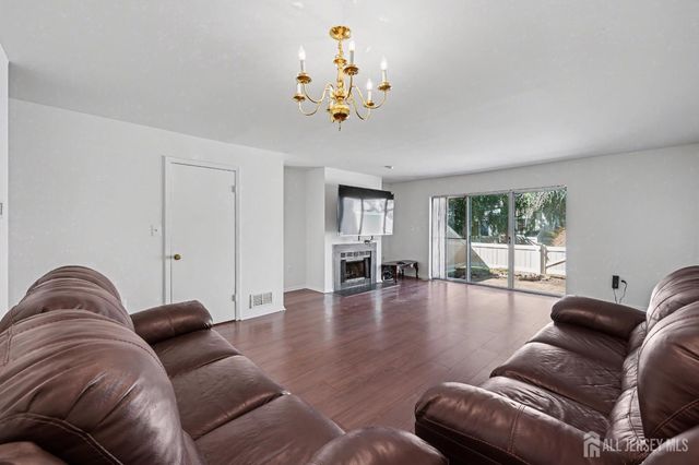 143 E Tennyson Drive, Plainsboro, NJ 08536