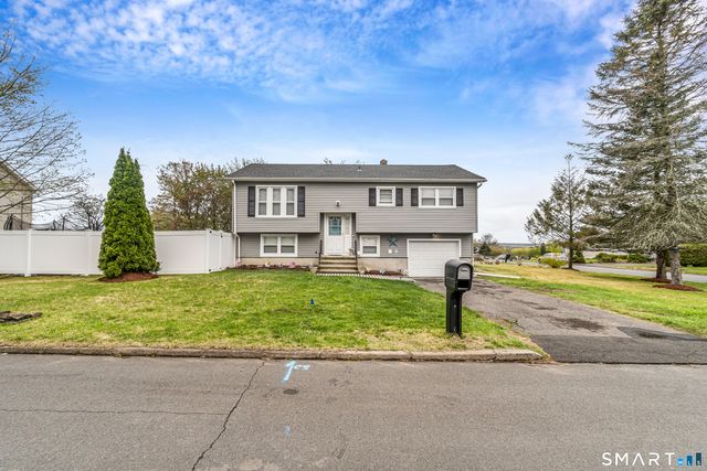 3 Cardinal Lane, Naugatuck, CT 06770