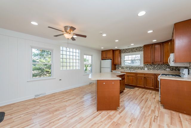 33771 N 2nd Street, Grayslake, IL 60030