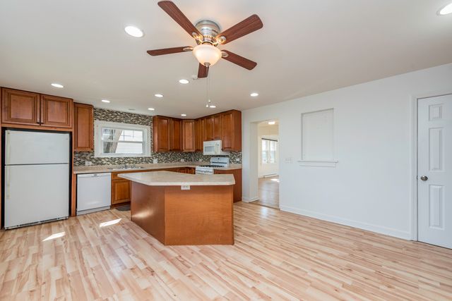 33771 N 2nd Street, Grayslake, IL 60030