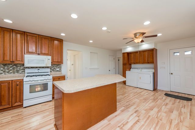 33771 N 2nd Street, Grayslake, IL 60030