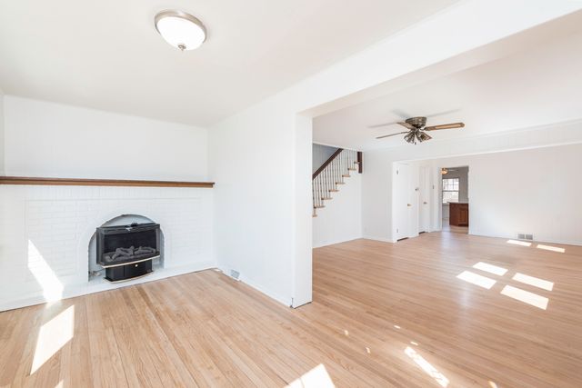 33771 N 2nd Street, Grayslake, IL 60030