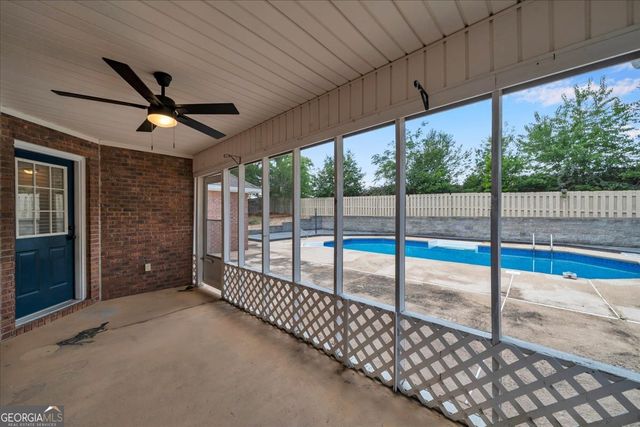 300 Oak Pointe Drive, Dublin, GA 31021