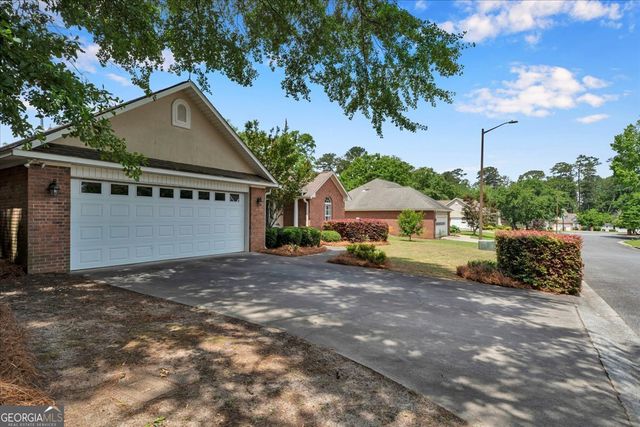 300 Oak Pointe Drive, Dublin, GA 31021