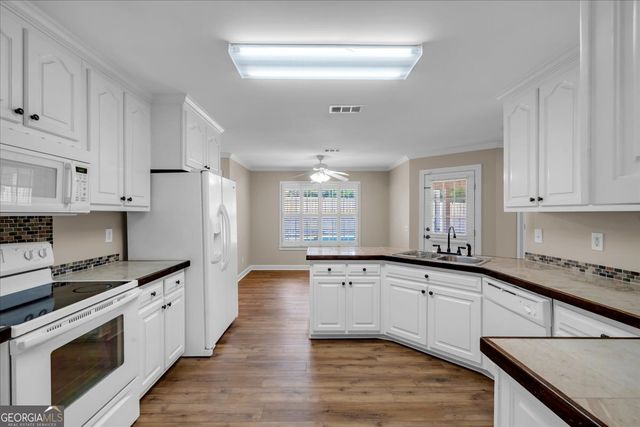 300 Oak Pointe Drive, Dublin, GA 31021