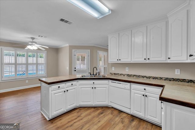 300 Oak Pointe Drive, Dublin, GA 31021