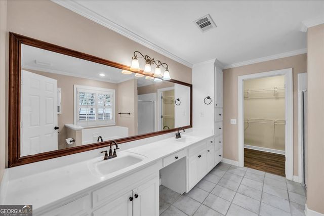 300 Oak Pointe Drive, Dublin, GA 31021