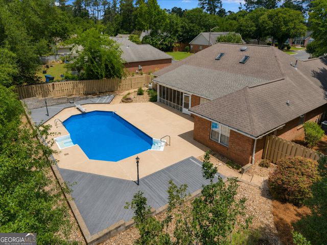 300 Oak Pointe Drive, Dublin, GA 31021