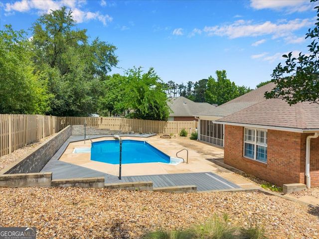 300 Oak Pointe Drive, Dublin, GA 31021