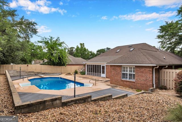 300 Oak Pointe Drive, Dublin, GA 31021