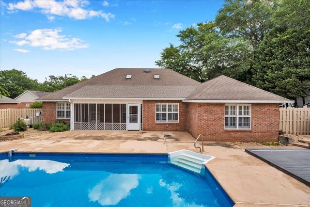 300 Oak Pointe Drive, Dublin, GA 31021