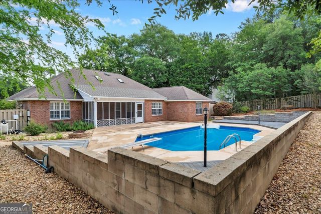 300 Oak Pointe Drive, Dublin, GA 31021