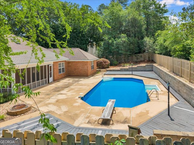 300 Oak Pointe Drive, Dublin, GA 31021