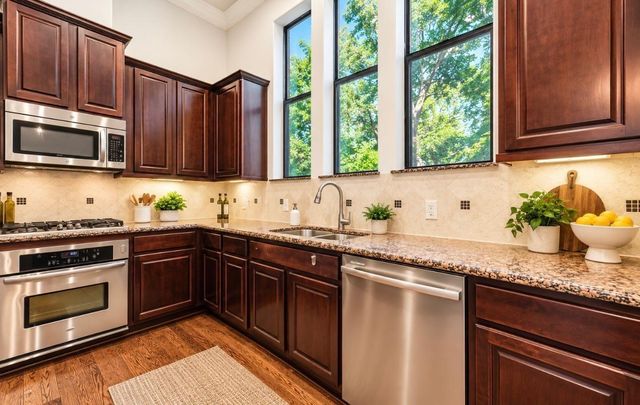 8822 Lakeshore Bend Drive, Houston, TX 77080