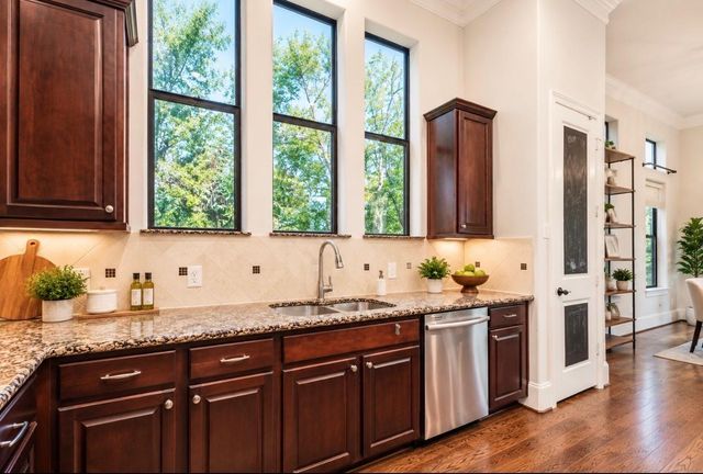 8822 Lakeshore Bend Drive, Houston, TX 77080