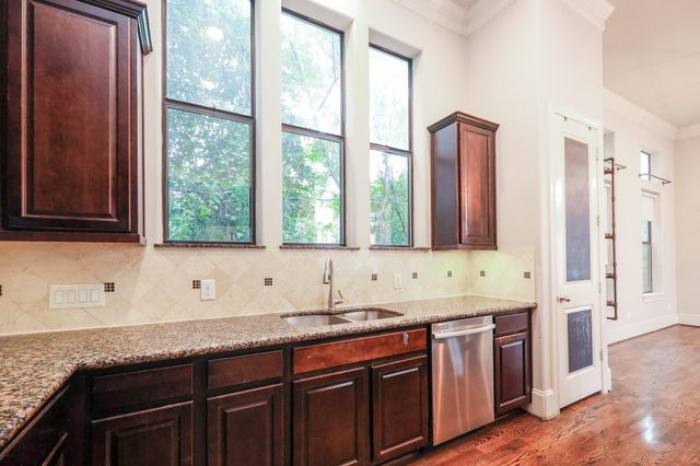 8822 Lakeshore Bend Drive, Houston, TX 77080