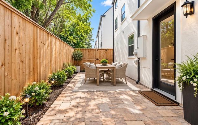 8822 Lakeshore Bend Drive, Houston, TX 77080