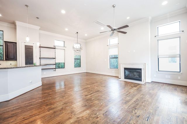 8822 Lakeshore Bend Drive, Houston, TX 77080