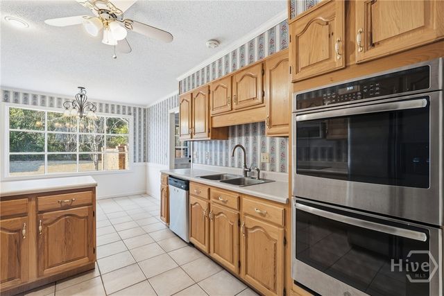 8511 Kent Drive, Savannah, GA 31406