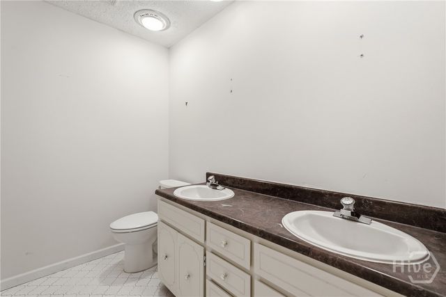 8511 Kent Drive, Savannah, GA 31406