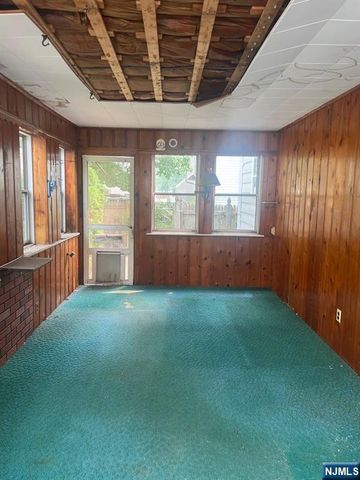 18 Shelley Court, Bergenfield, NJ 07621