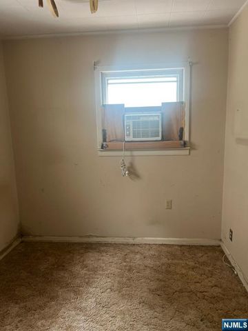 18 Shelley Court, Bergenfield, NJ 07621