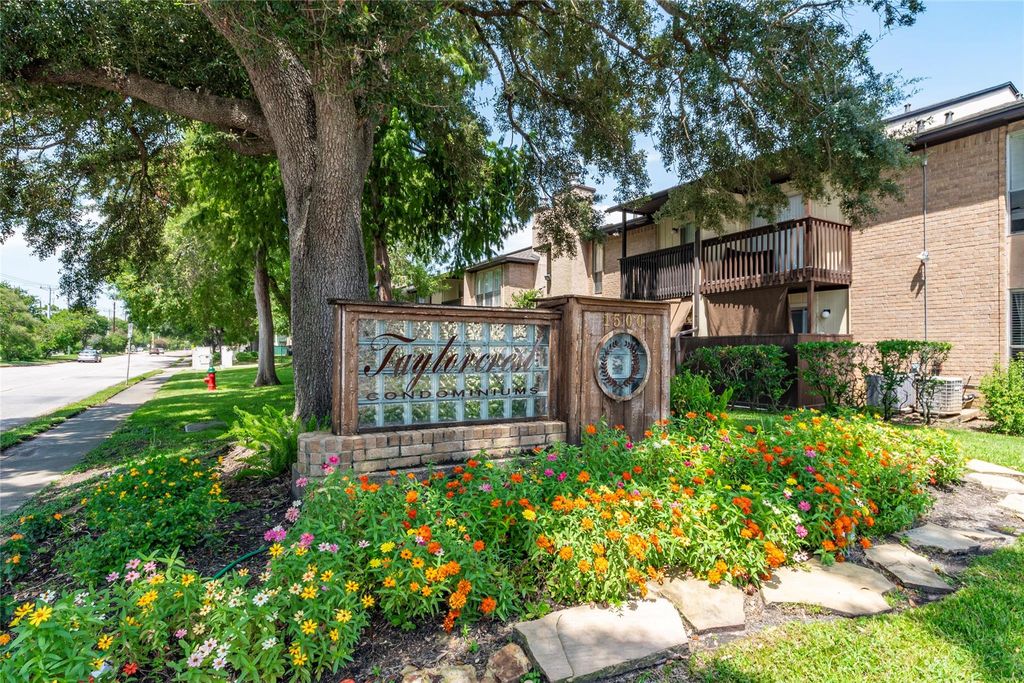 1500 Bay Area Boulevard 331, Houston, TX 77058