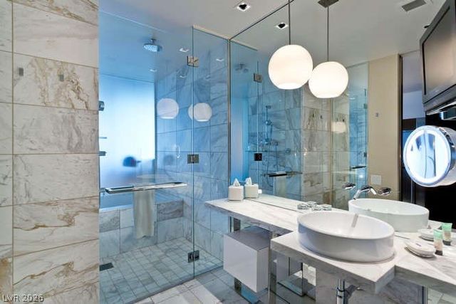 4381 West Flamingo Road 906, Las Vegas, NV 89103