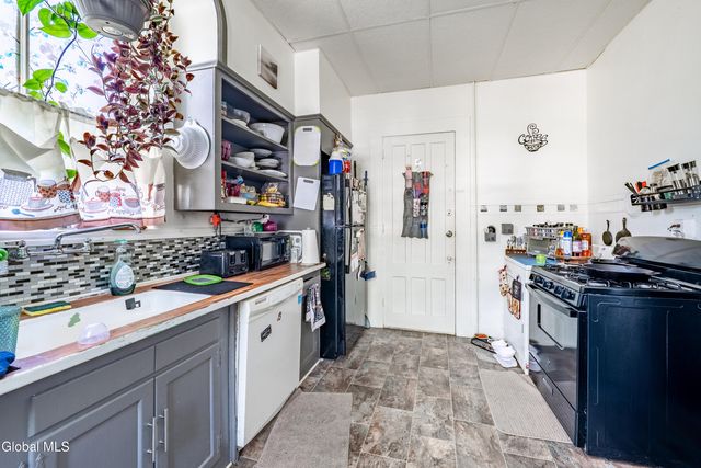 204 206 2nd Avenue, Troy, NY 12180