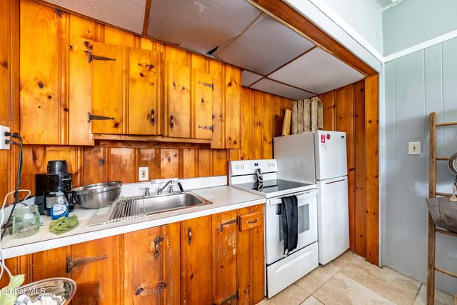 204 206 2nd Avenue, Troy, NY 12180