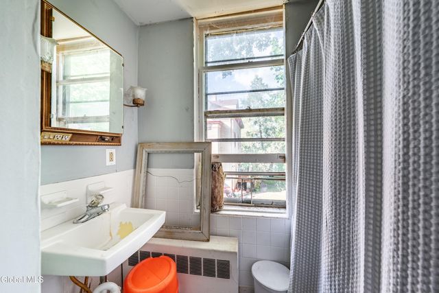 204 206 2nd Avenue, Troy, NY 12180