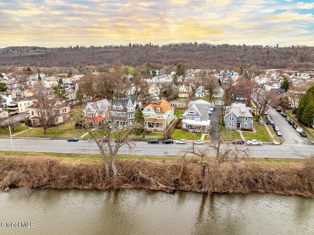 204 206 2nd Avenue, Troy, NY 12180