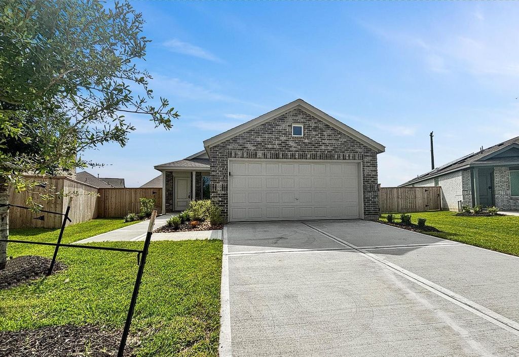 9227 Lowan Terrace Drive, Baytown, TX 77521