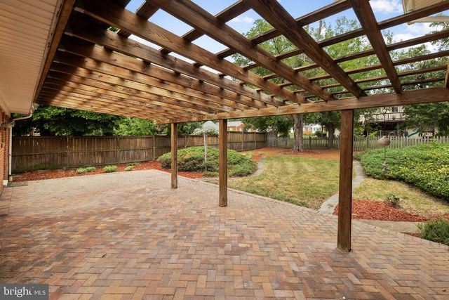 2200 ROSECROFT BLVD, Fort Washington, MD 20744