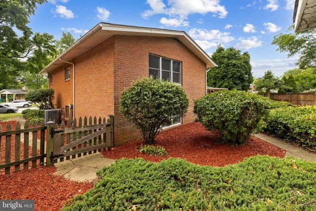 2200 ROSECROFT BLVD, Fort Washington, MD 20744
