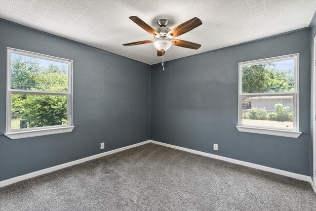 566 Loraine Circle, Greenville, TX 75401