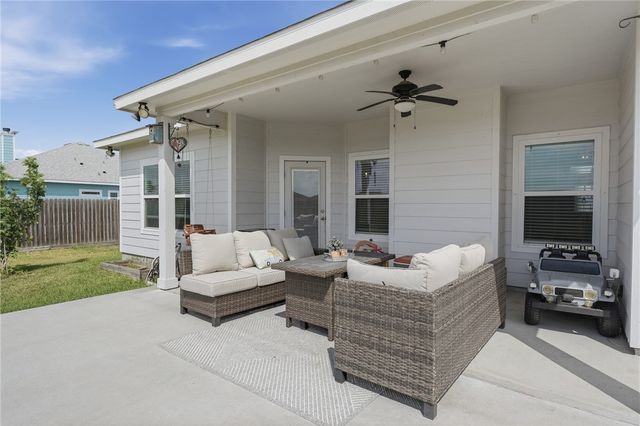 109 Longhorn, Odem, TX 78370