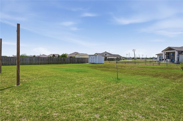109 Longhorn, Odem, TX 78370