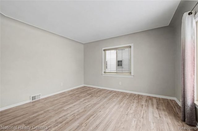 18890 Birmingham Street, Roseville, MI 48066