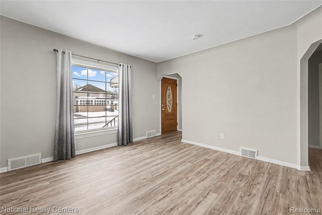 18890 Birmingham Street, Roseville, MI 48066