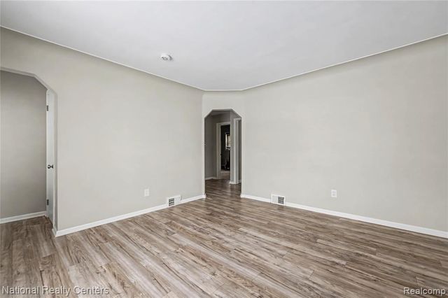 18890 Birmingham Street, Roseville, MI 48066